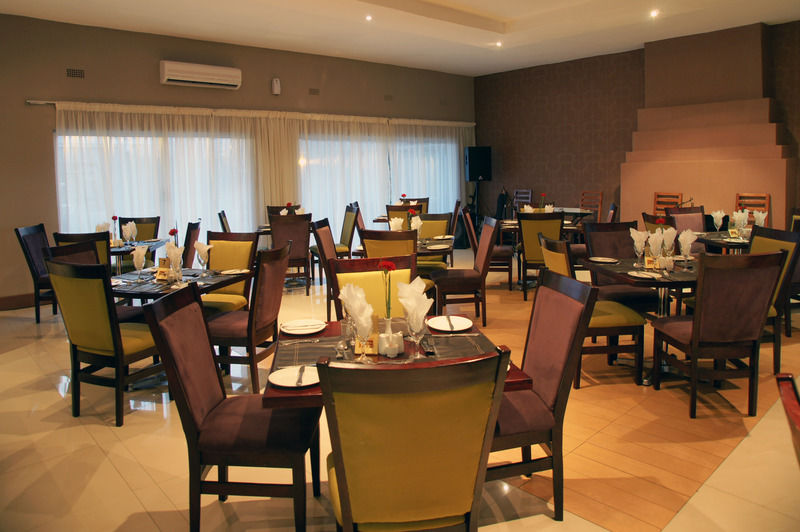 Kadoma Hotel & Conference Centre Zewnętrze zdjęcie