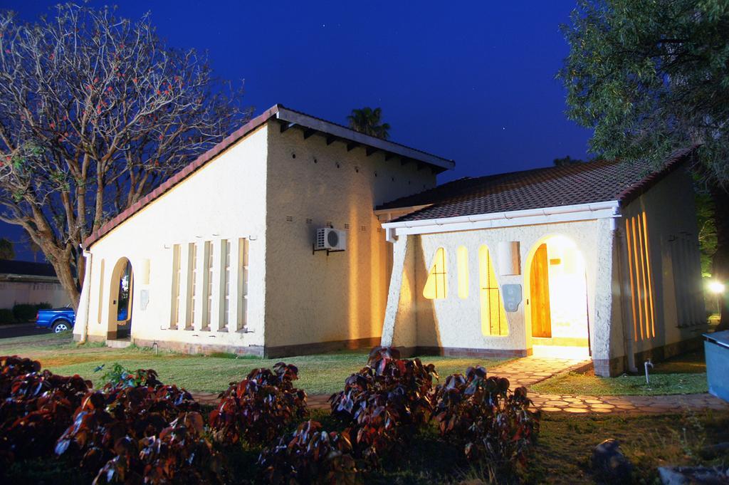 Kadoma Hotel & Conference Centre Zewnętrze zdjęcie