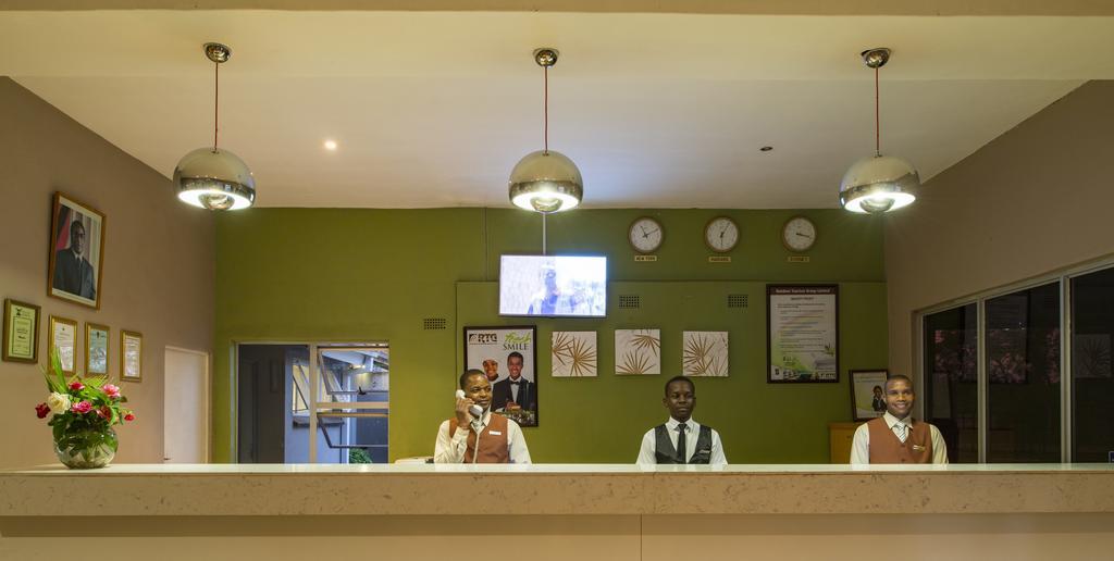 Kadoma Hotel & Conference Centre Zewnętrze zdjęcie